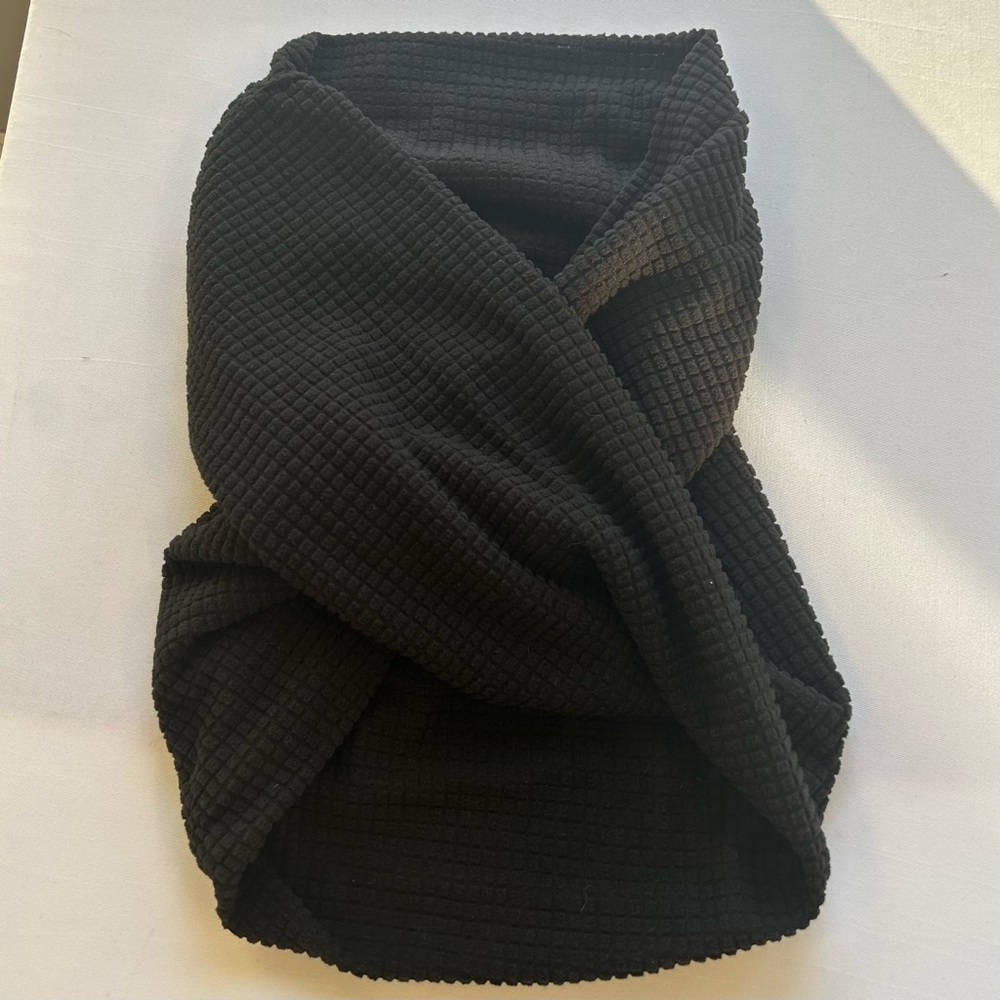 Mountain Ridge Black Textured Fleece Cowl Scarf Crossover Snood - Picture 2 of 7